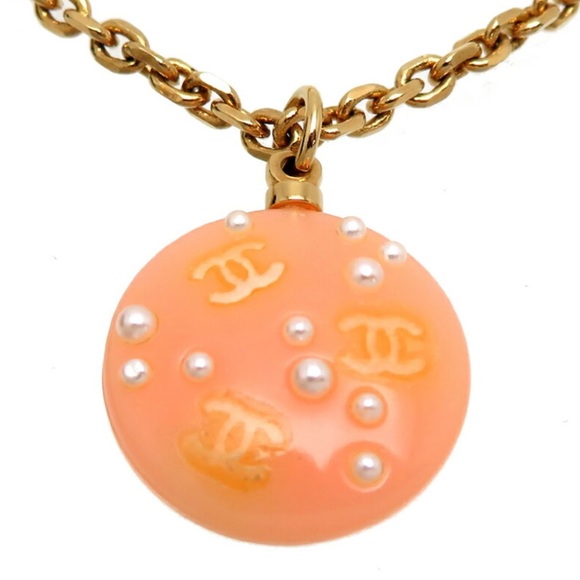CHANEL Jewelry - Chanel Pink Pendant Necklace